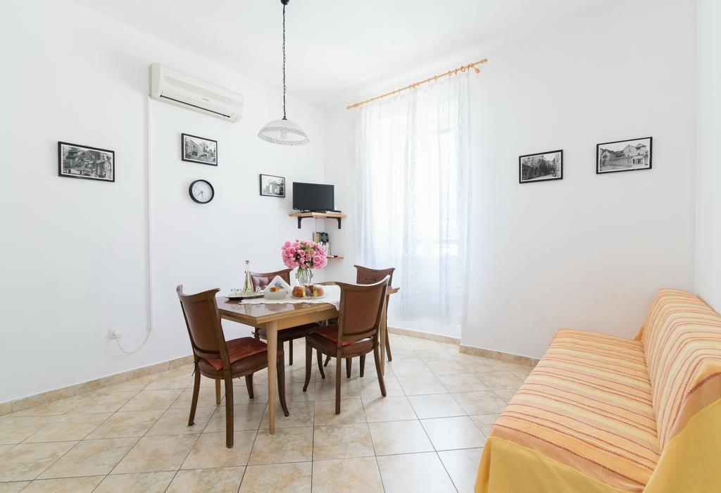 Apartments On The Beach Komiza Luaran gambar
