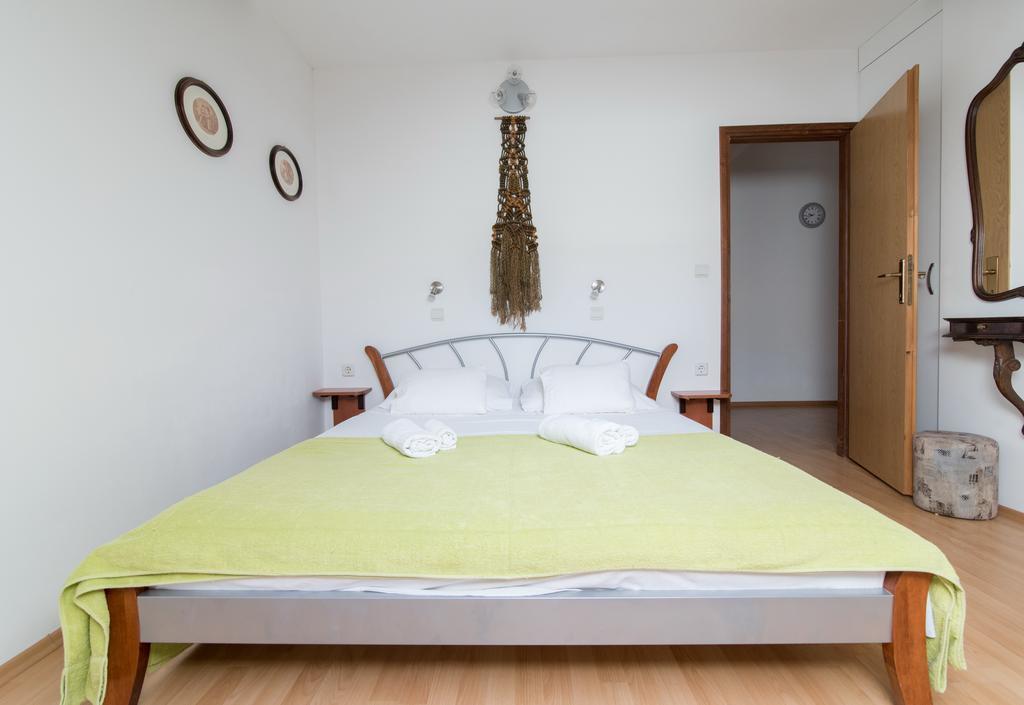 Apartments On The Beach Komiza Luaran gambar